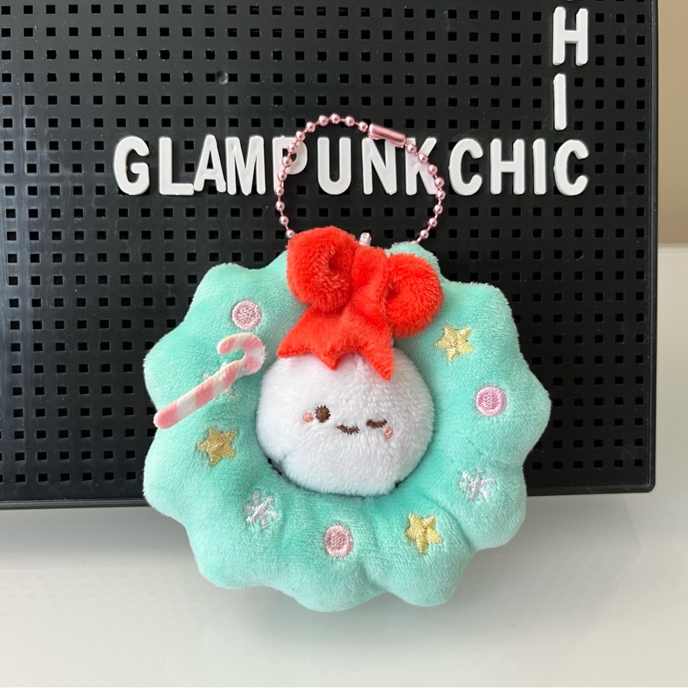*SOLD* Smoko Tinsel Town Lil B Dumpling Plush Christmas Ornament ‘25 Bag Charm
